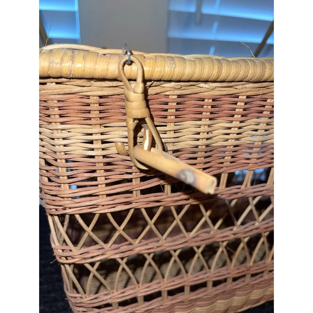 Vintage MCM Wicker Woven Picnic Basket 2 Wine Bottle‎ Holder Handle & Lid W/Red